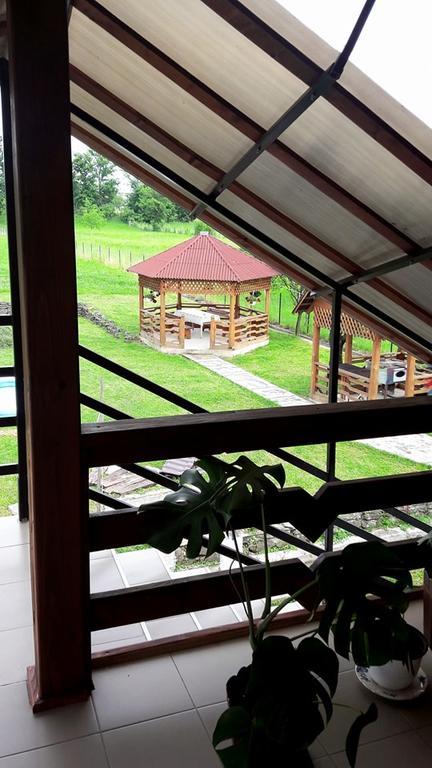 Pensiune Restaurant La Pogace Săpînţa Buitenkant foto
